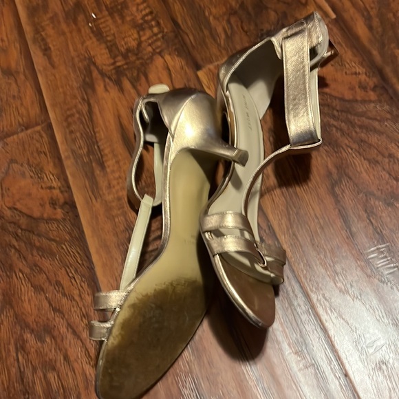 Nine West rose gold dress sandals size 10 with small matching clutch. - Picture 8 of 8